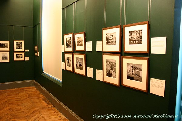 Liverpool throuth the Lens; phtographs by Edward Chambre Hardman